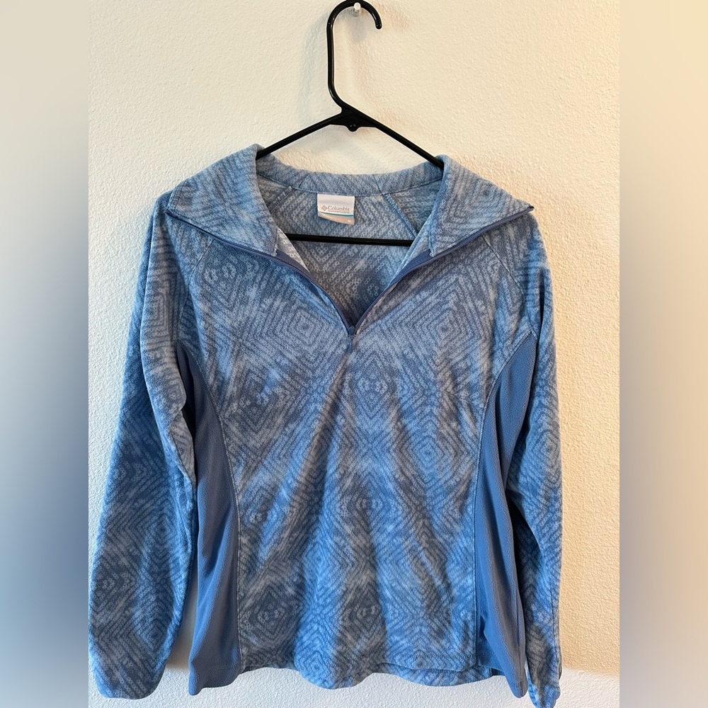 Columbia Heathered Light Blue Pullover